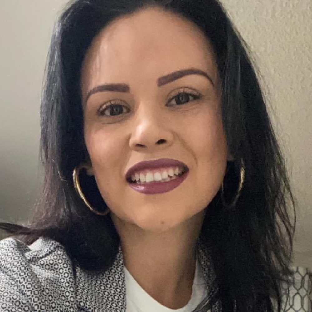 Meet your Posher, Ana